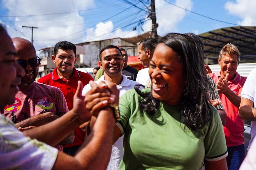 Dea Santos (PSB) como candidata a vice-prefeita de Luiz Caetano (PT) – Foto: Divulgação